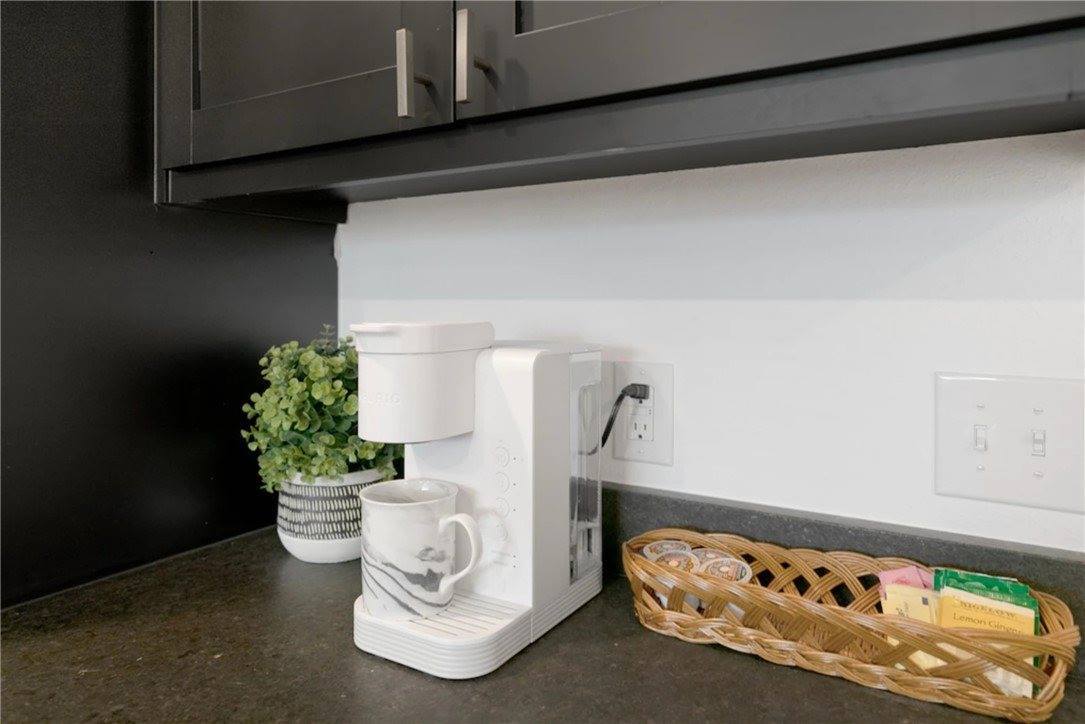 402 SW 20th Street, Bentonville, AR 72712