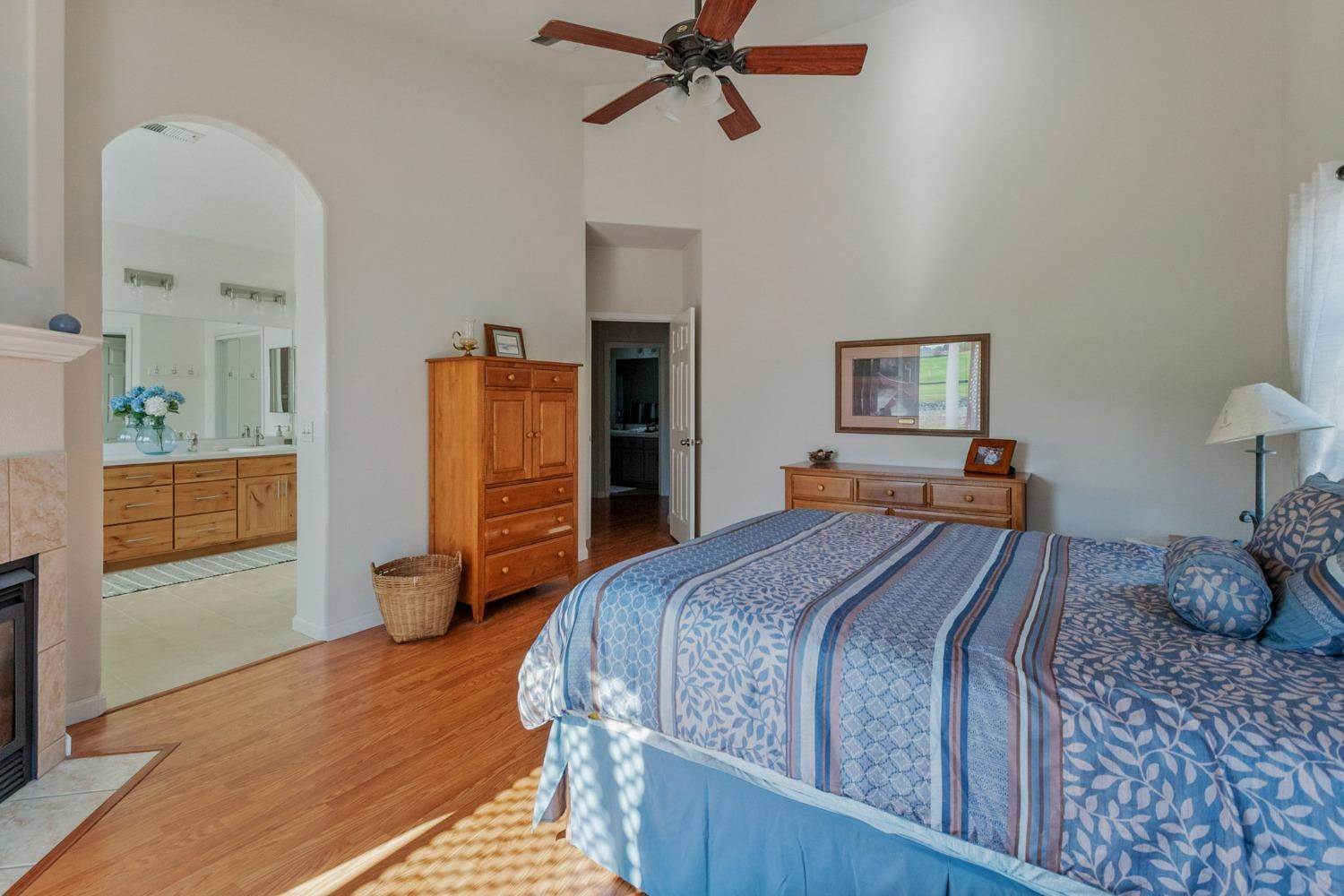 717 La Contenta Drive, Valley Springs, CA 95252