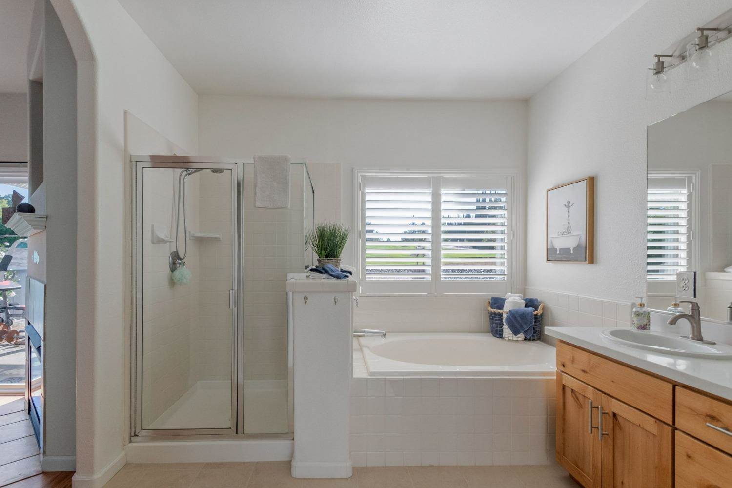 717 La Contenta Drive, Valley Springs, CA 95252