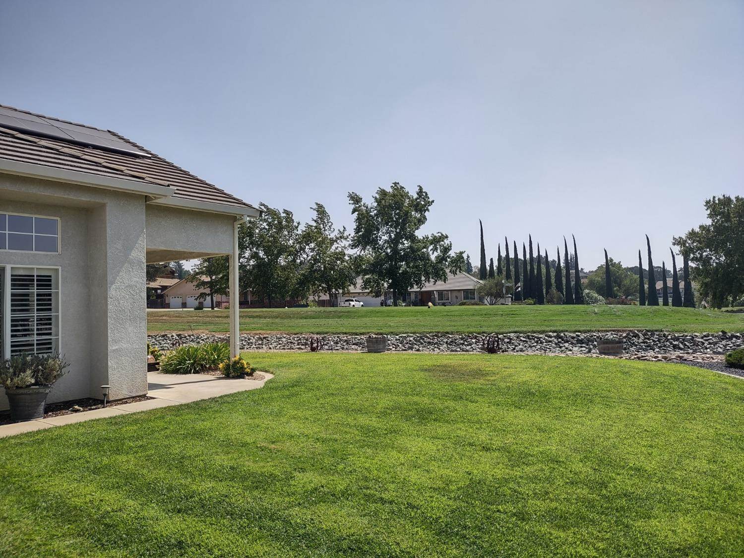 717 La Contenta Drive, Valley Springs, CA 95252