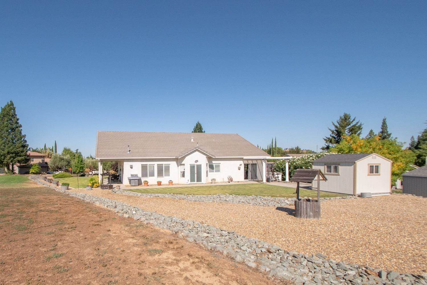 717 La Contenta Drive, Valley Springs, CA 95252