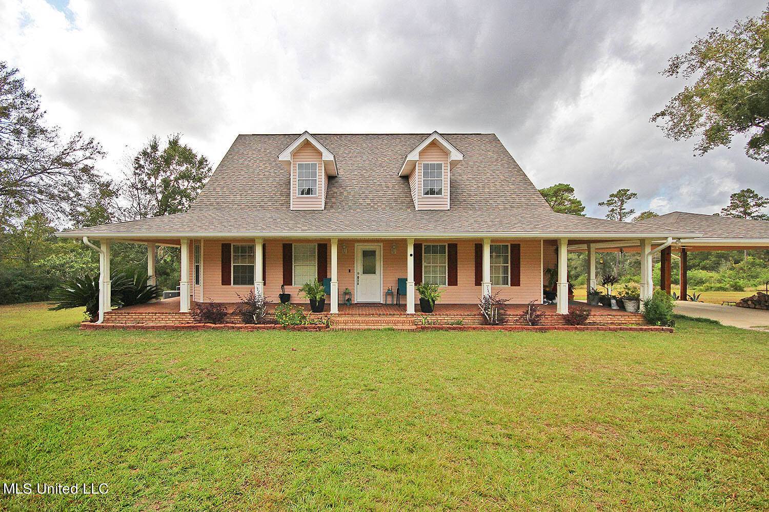 10269 Lake Breeze Lane, Pass Christian, MS 39571