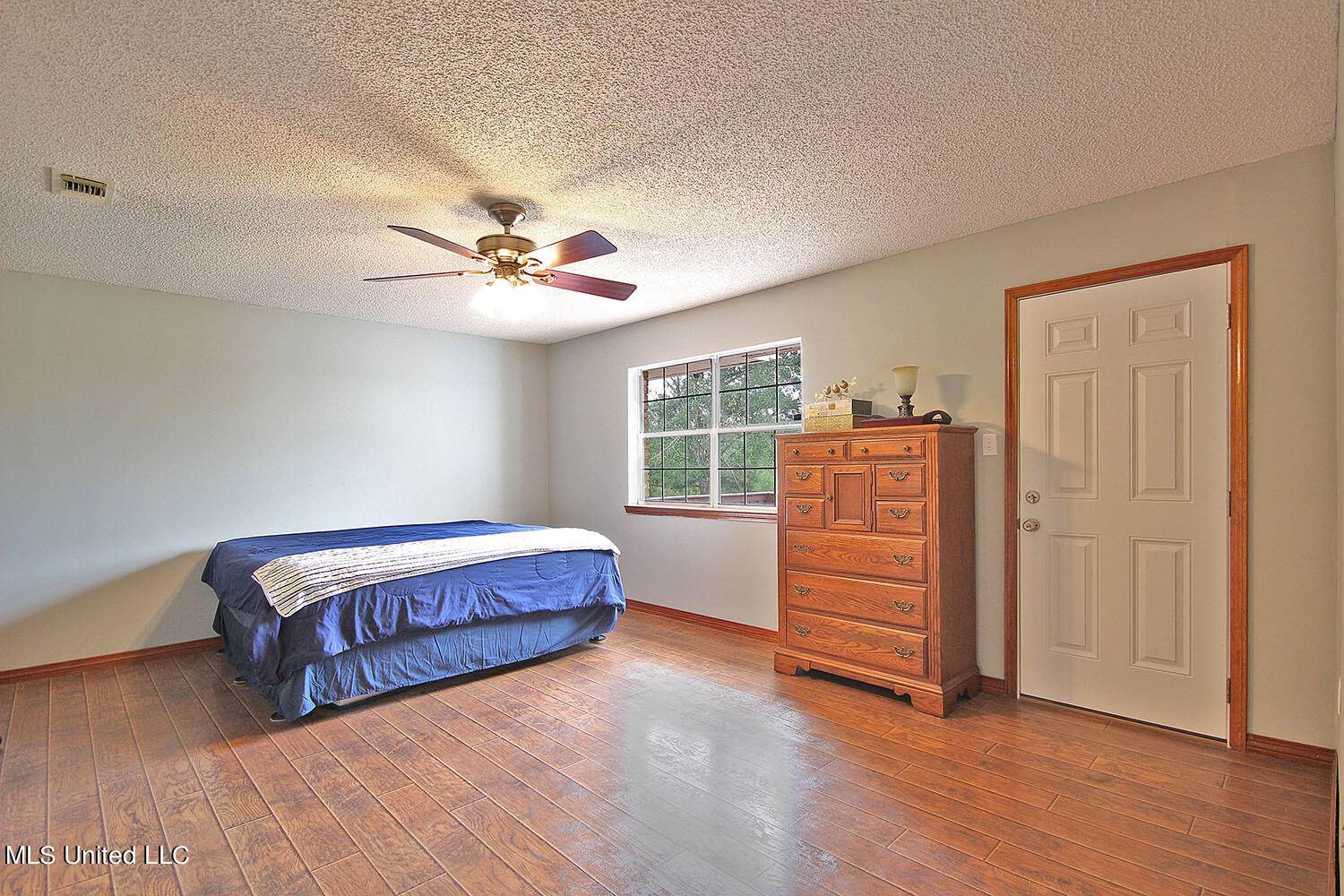 10269 Lake Breeze Lane, Pass Christian, MS 39571