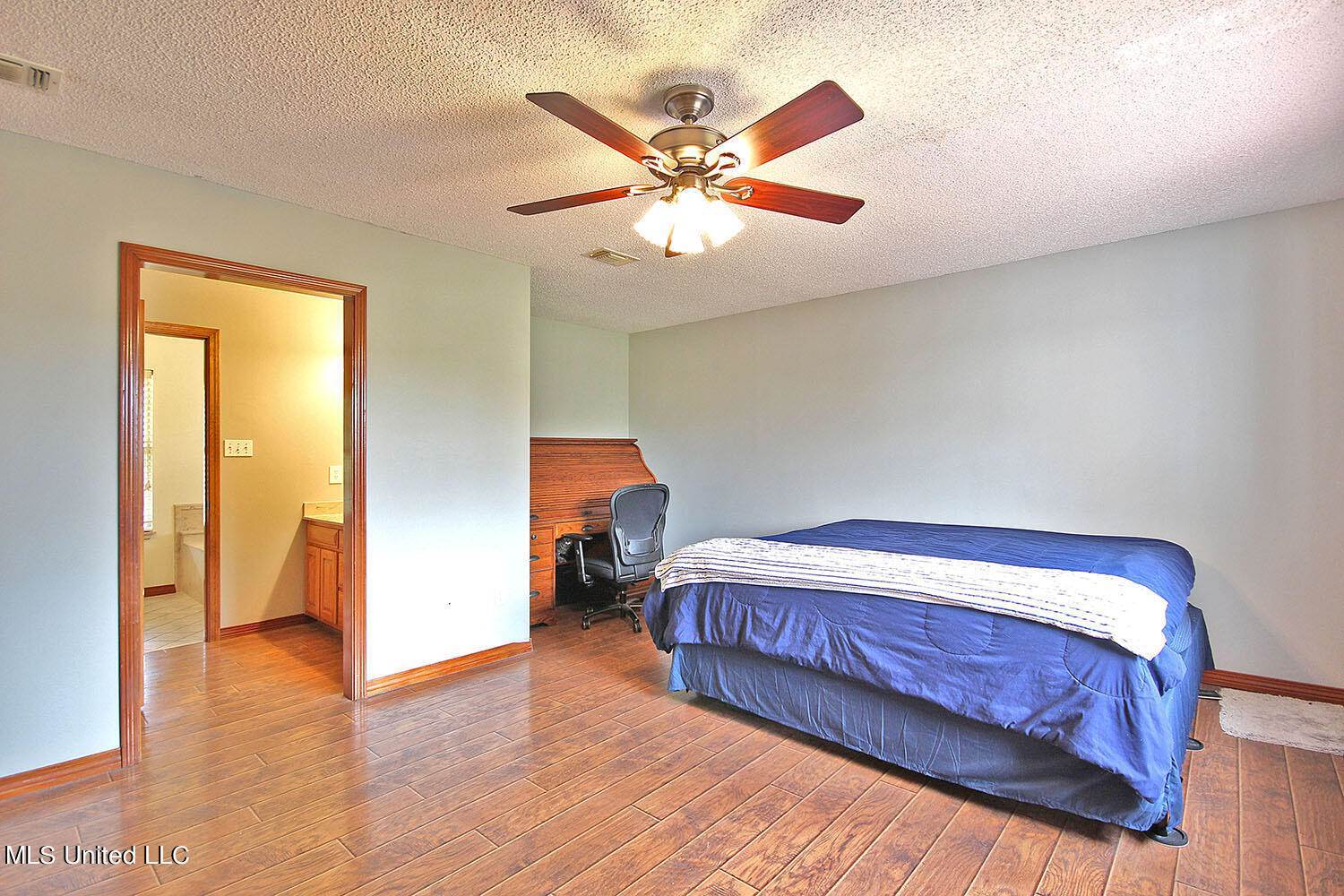 10269 Lake Breeze Lane, Pass Christian, MS 39571