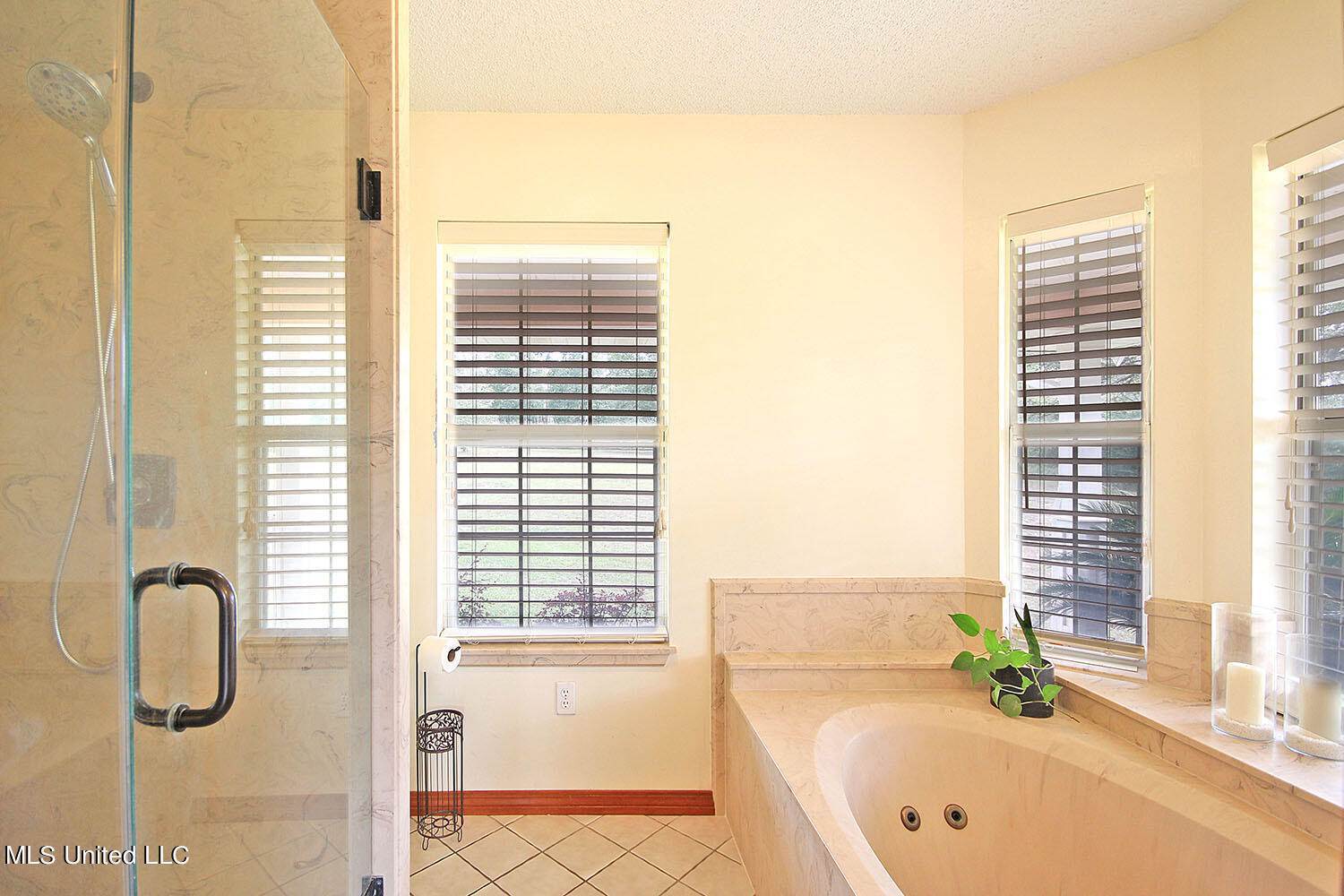 10269 Lake Breeze Lane, Pass Christian, MS 39571