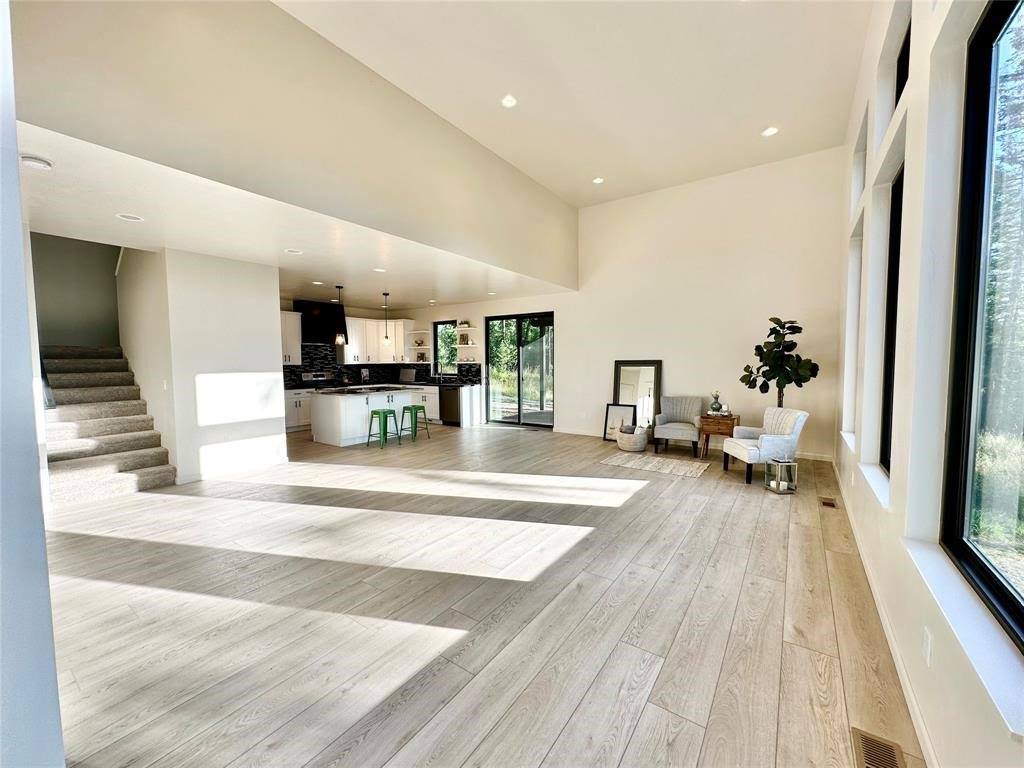 325 3rd Street, Kila, MT 59920