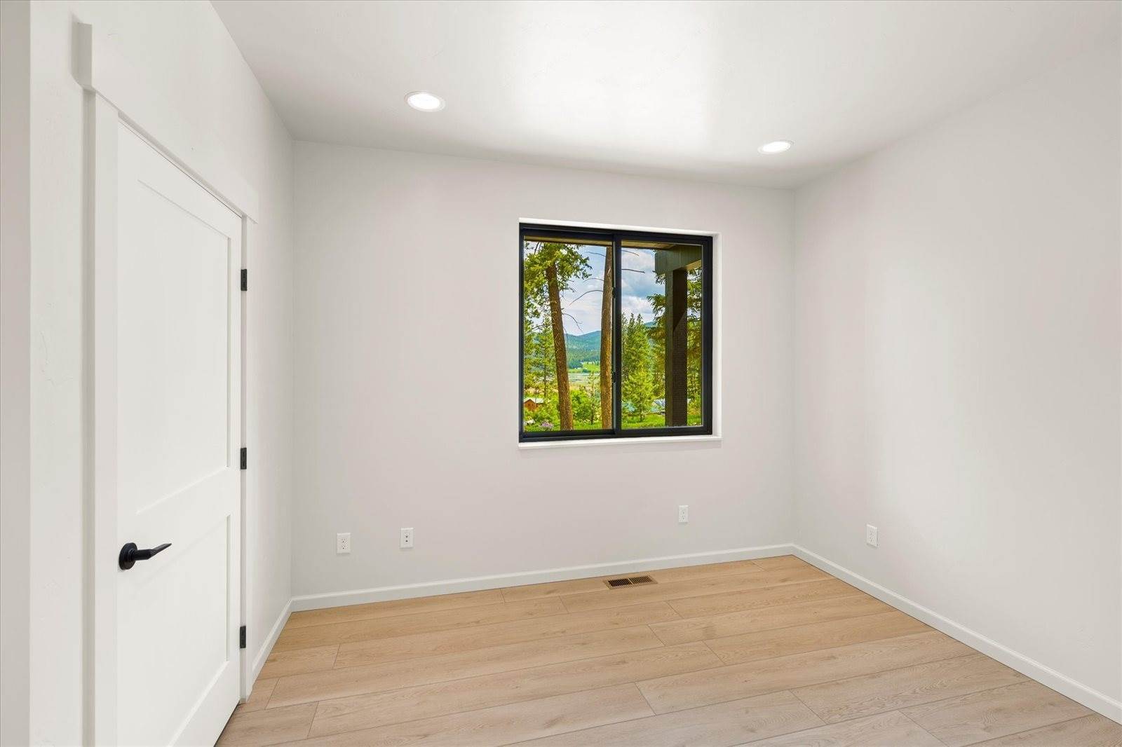 325 3rd Street, Kila, MT 59920