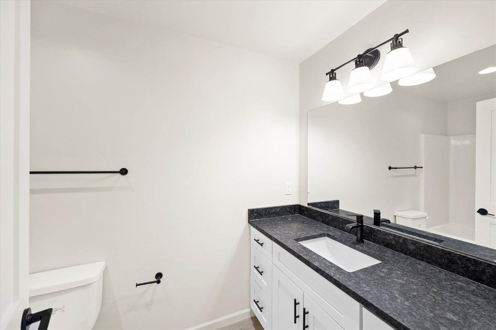 325 3rd Street, Kila, MT 59920