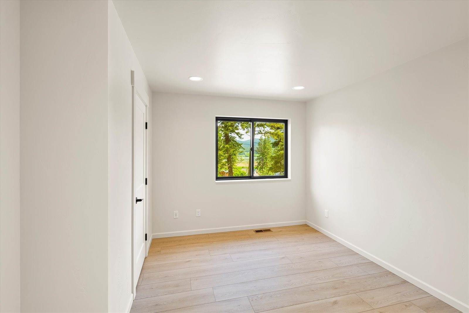 325 3rd Street, Kila, MT 59920