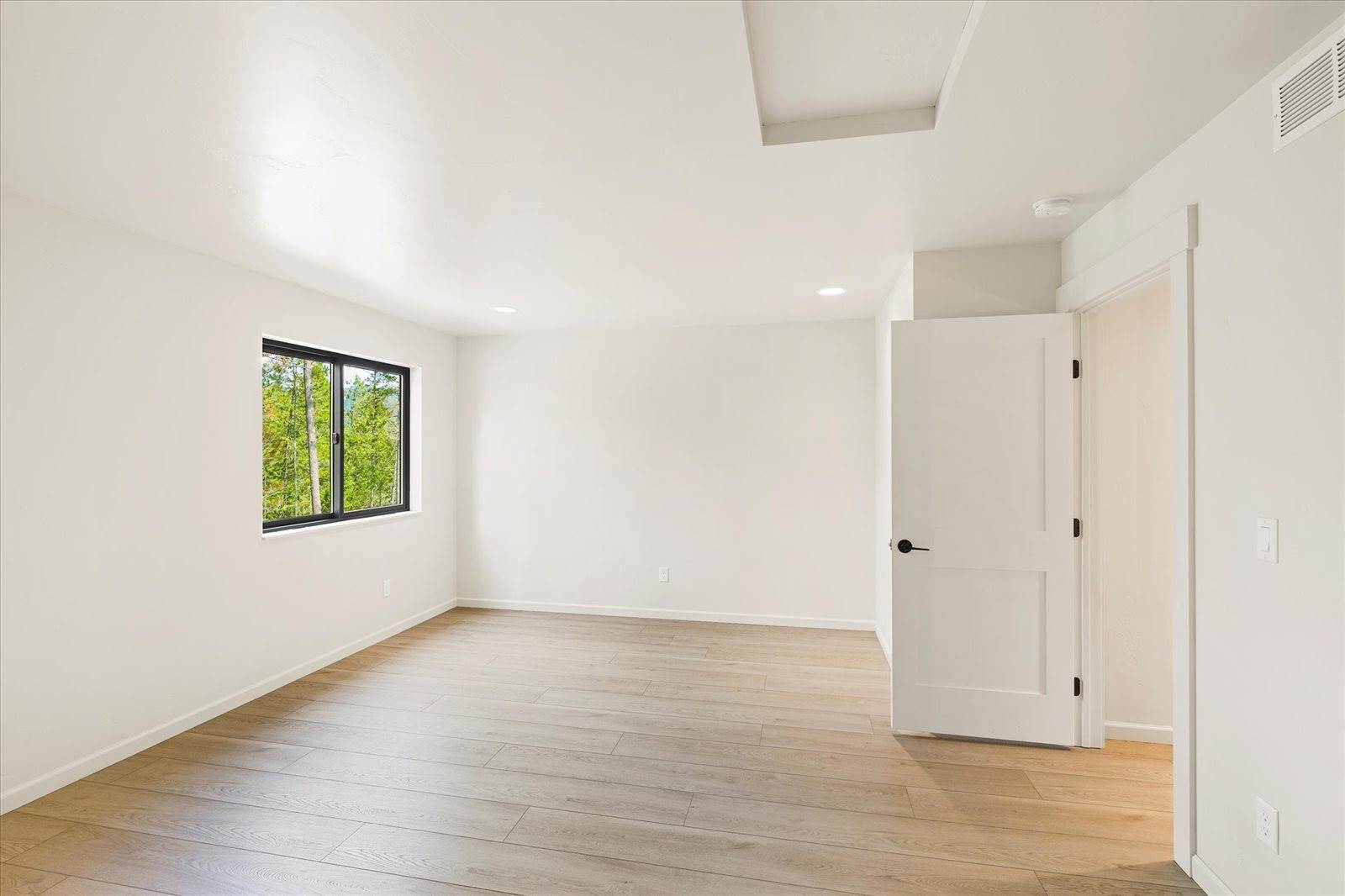 325 3rd Street, Kila, MT 59920