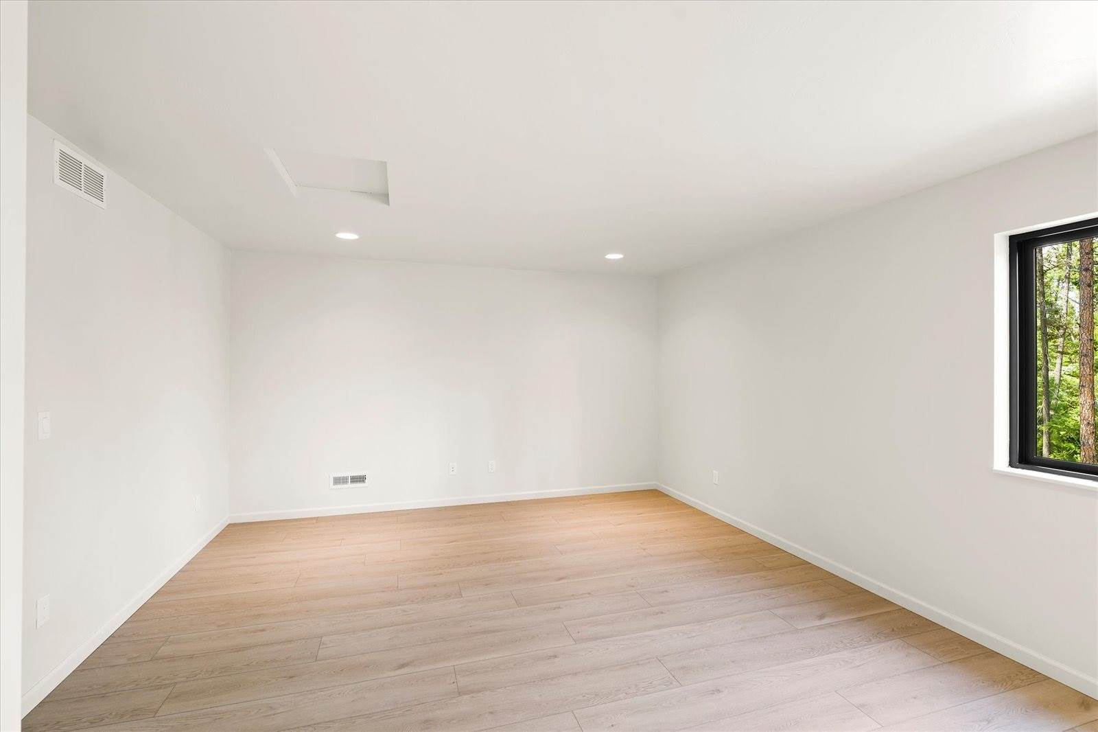 325 3rd Street, Kila, MT 59920