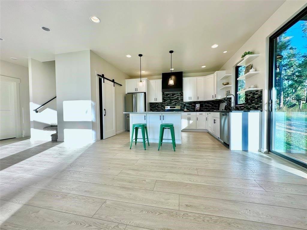 325 3rd Street, Kila, MT 59920