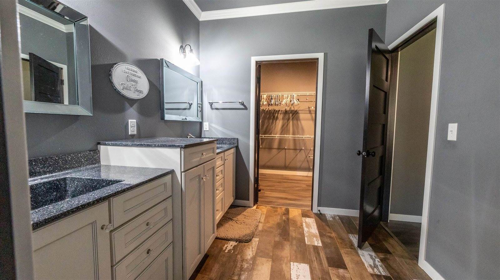 8732 4th Avenue, Almond, WI 54909