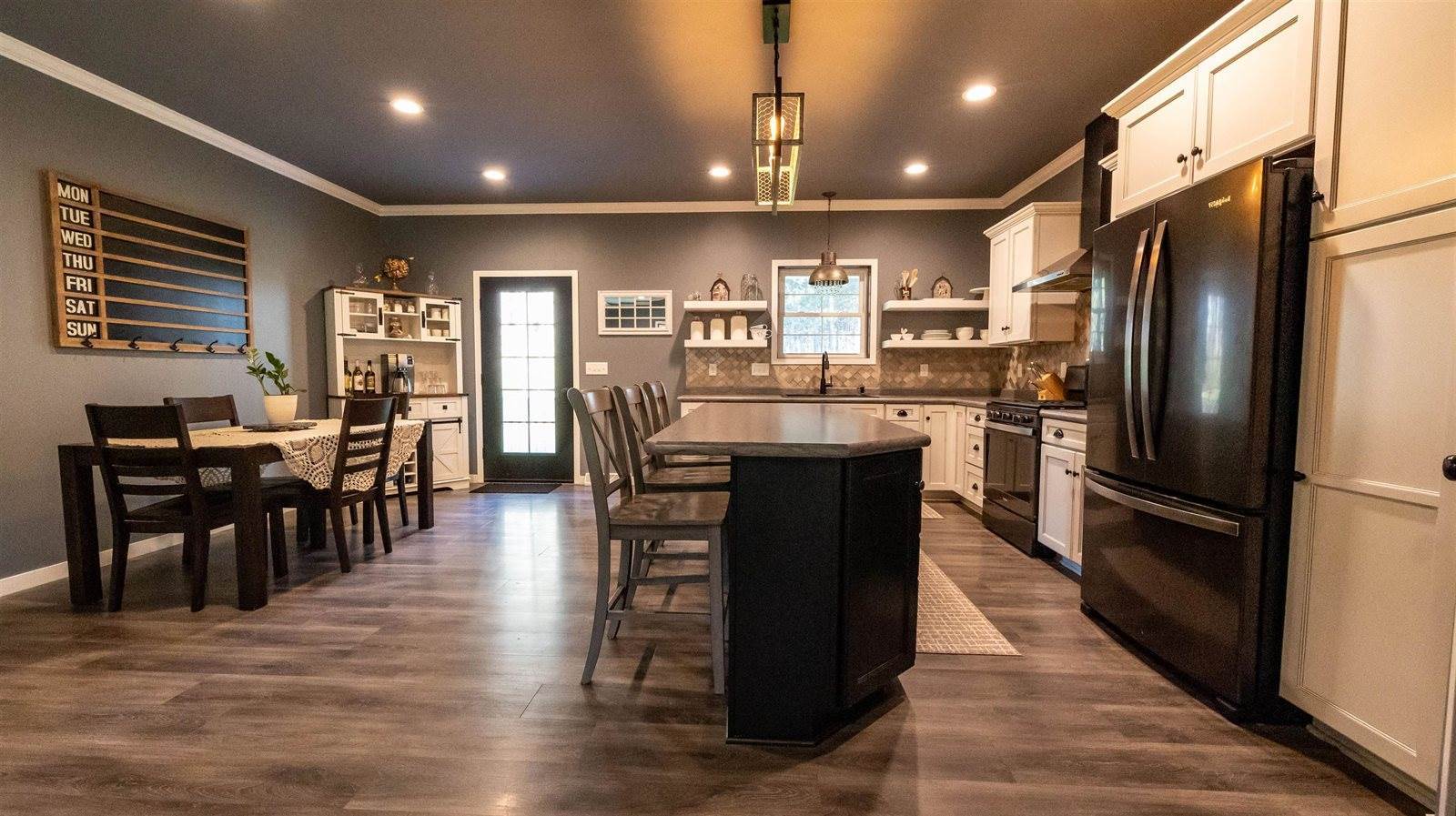 8732 4th Avenue, Almond, WI 54909