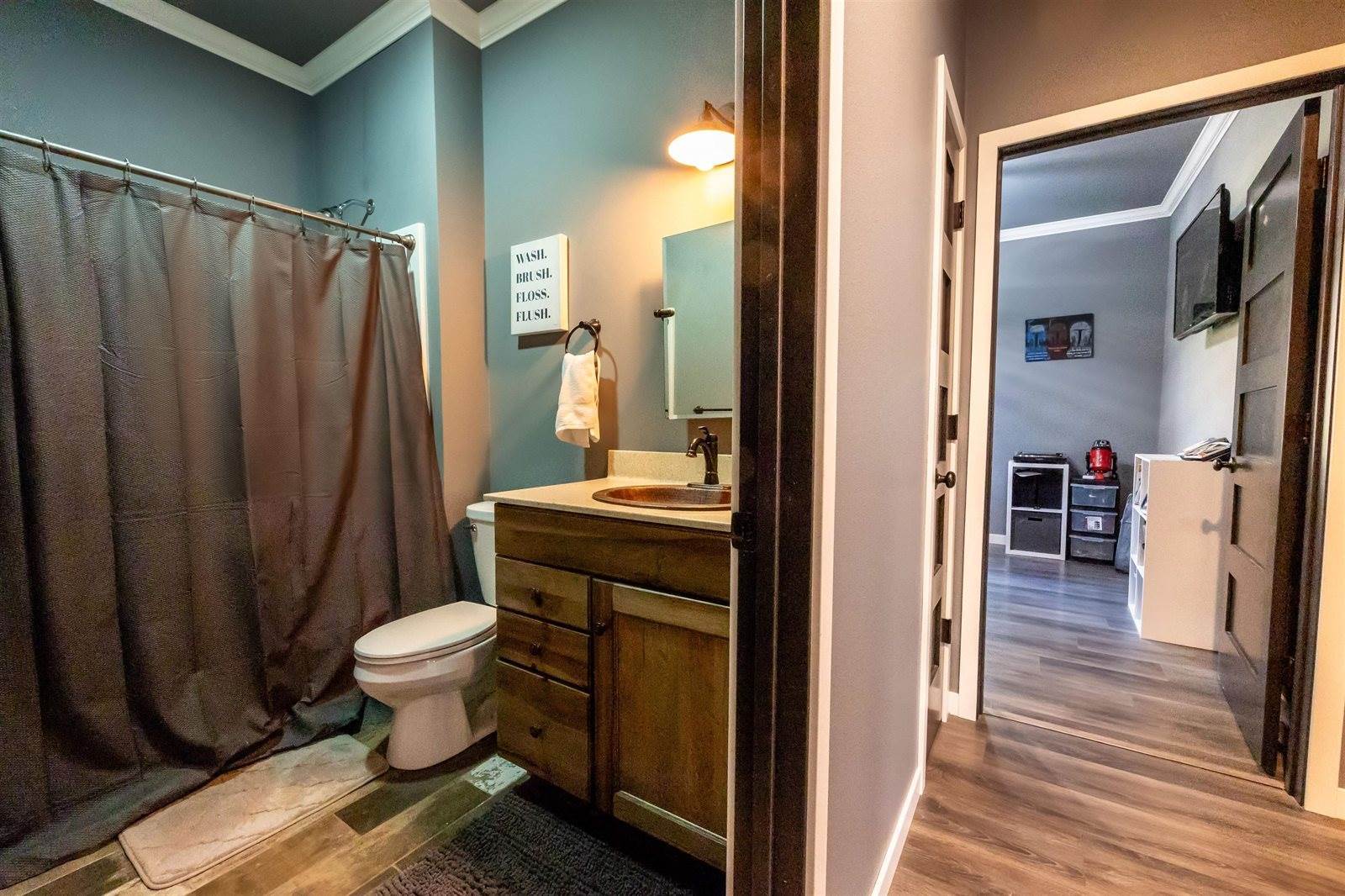 8732 4th Avenue, Almond, WI 54909