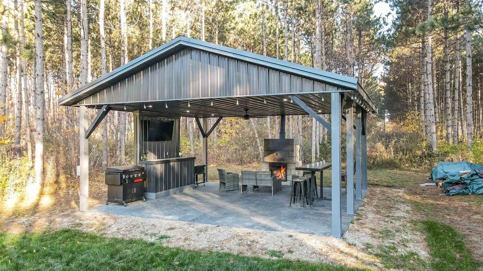 8732 4th Avenue, Almond, WI 54909