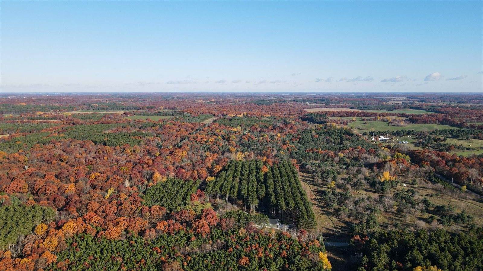 8732 4th Avenue, Almond, WI 54909