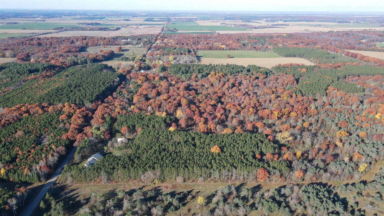 8732 4th Avenue, Almond, WI 54909