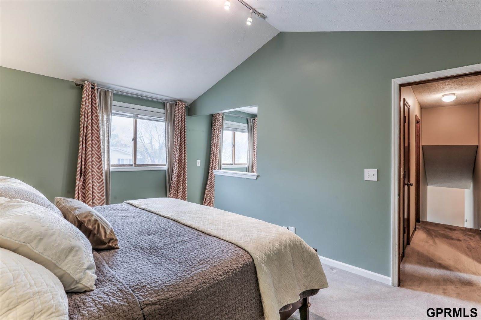 13426 Redwood Street, Omaha, NE 68138