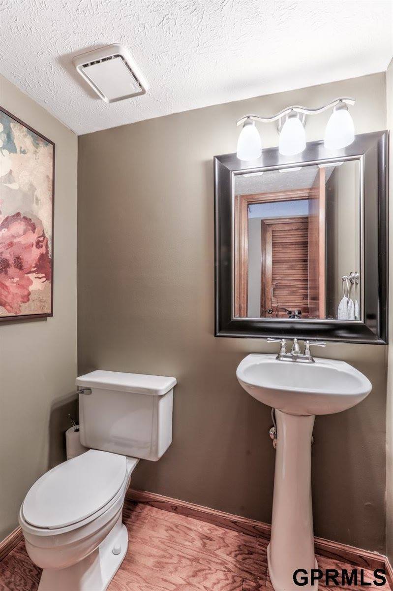 13426 Redwood Street, Omaha, NE 68138