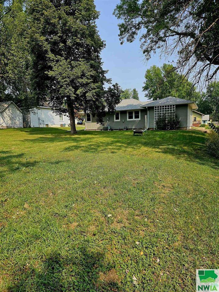 208 7th Street, Alton, IA 51003