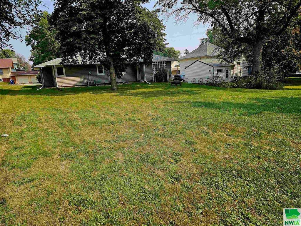 208 7th Street, Alton, IA 51003