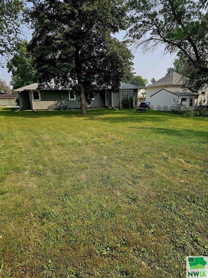 208 7th Street, Alton, IA 51003