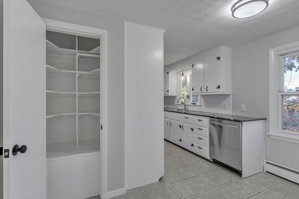 121 Herrman St, West Springfield, MA 01089