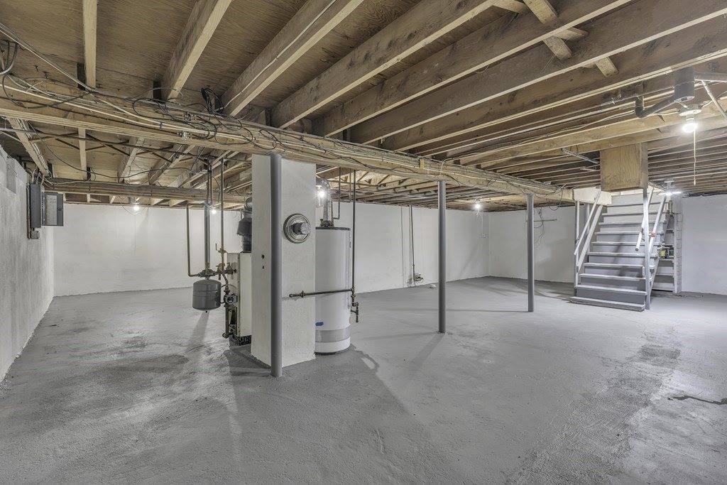 121 Herrman St, West Springfield, MA 01089