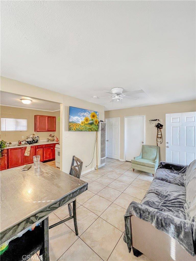 11985 Chamberlaine Way, Adelanto, CA 92301