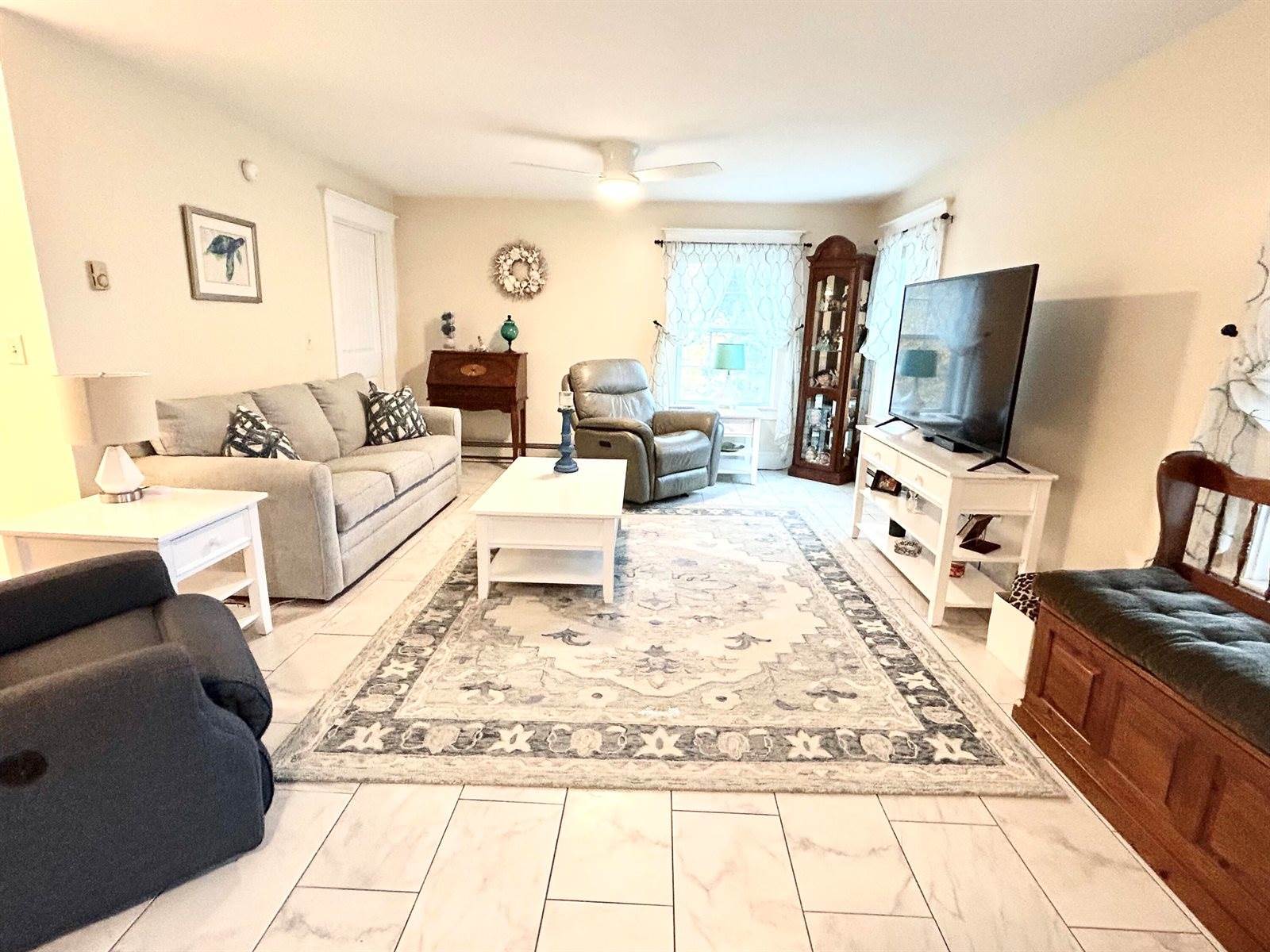 8 Hilltop Drive, Rockport, ME 04856