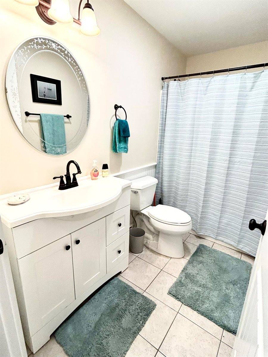 8 Hilltop Drive, Rockport, ME 04856