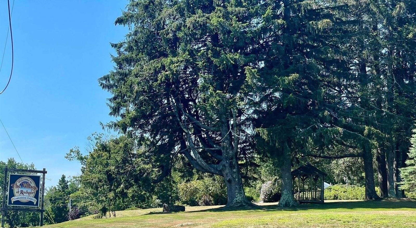 8 Hilltop Drive, Rockport, ME 04856