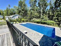 8 Hilltop Drive, Rockport, ME 04856