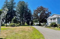 8 Hilltop Drive, Rockport, ME 04856
