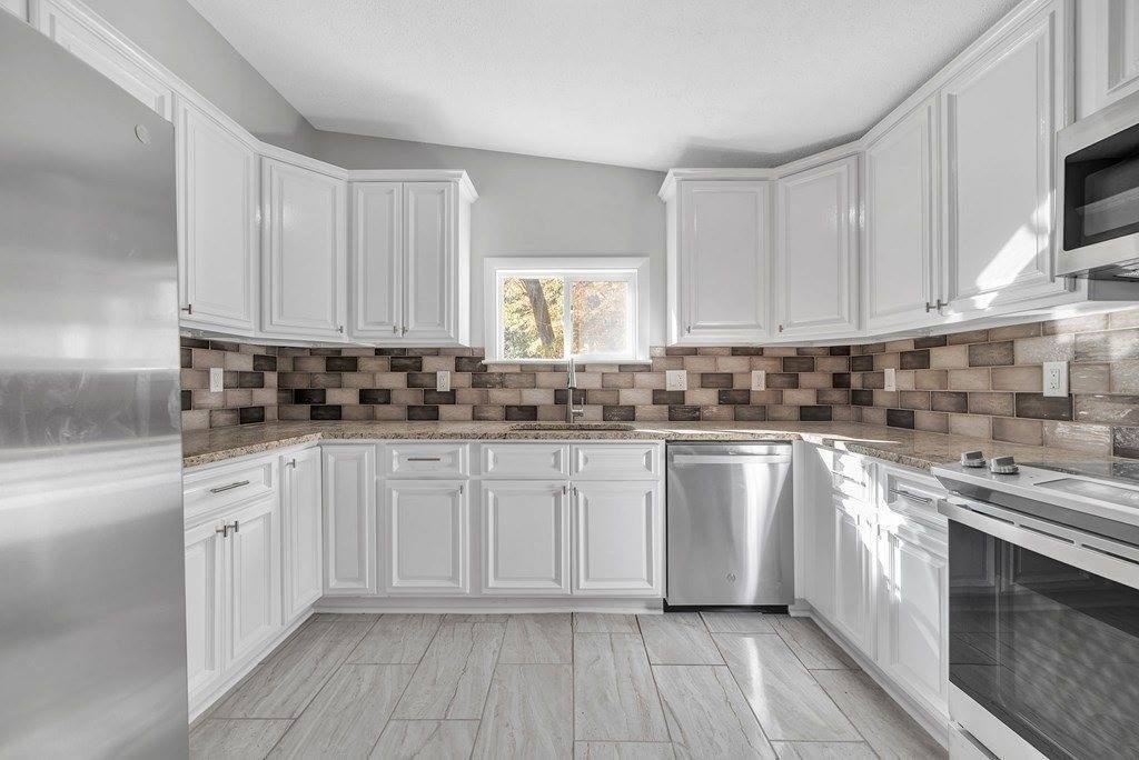 305 Denver St, Springfield, MA 01109