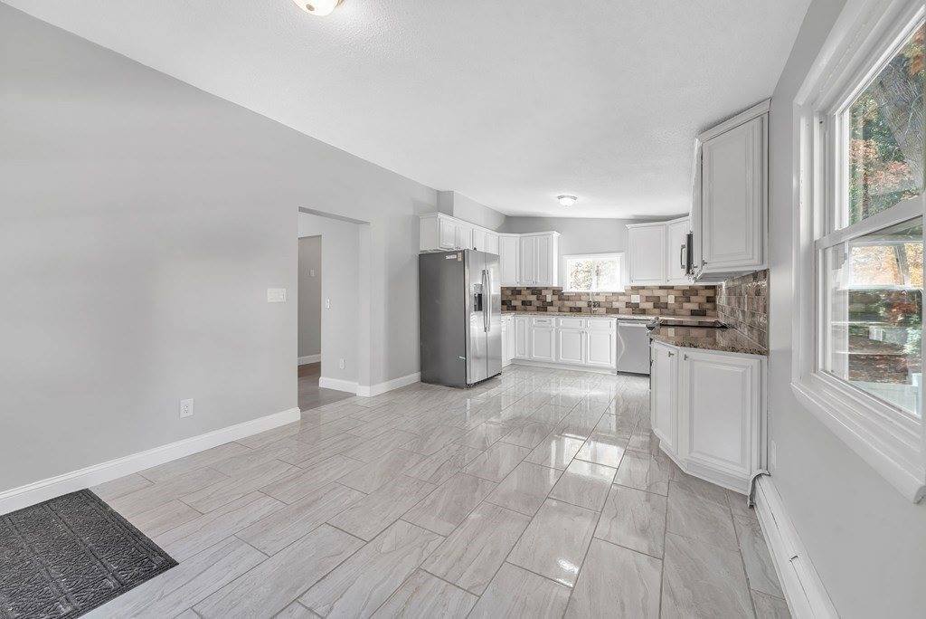 305 Denver St, Springfield, MA 01109