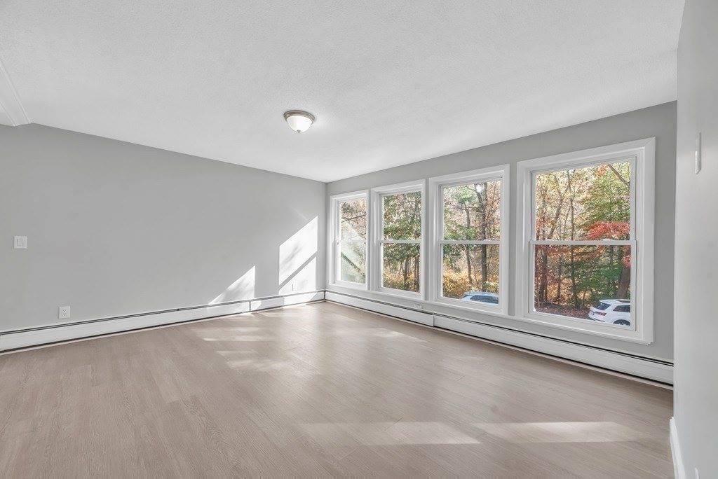 305 Denver St, Springfield, MA 01109