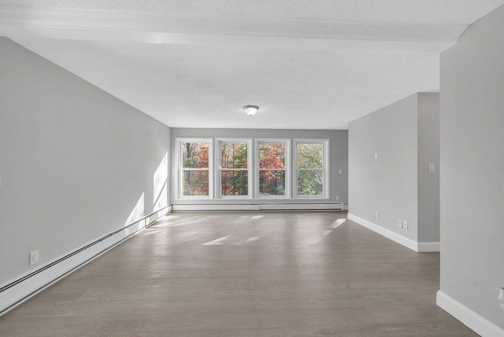 305 Denver St, Springfield, MA 01109