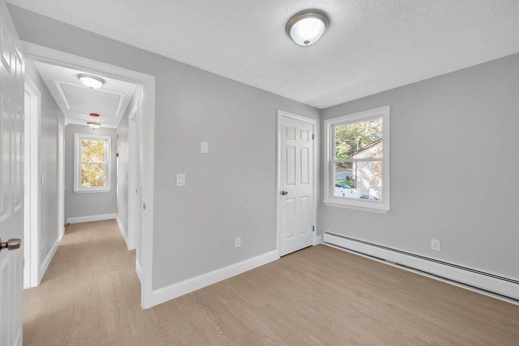 305 Denver St, Springfield, MA 01109