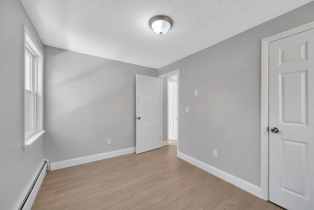 305 Denver St, Springfield, MA 01109