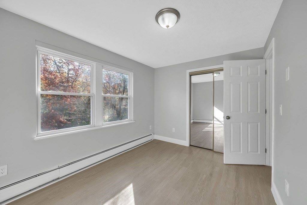 305 Denver St, Springfield, MA 01109