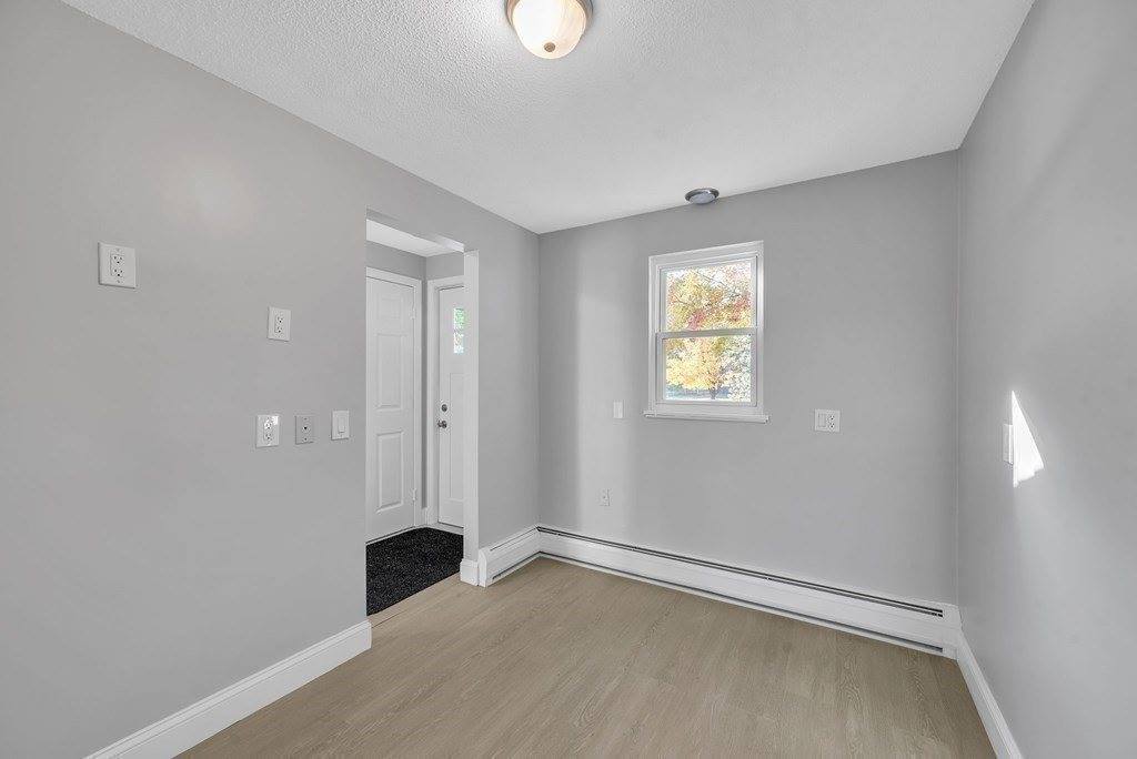305 Denver St, Springfield, MA 01109