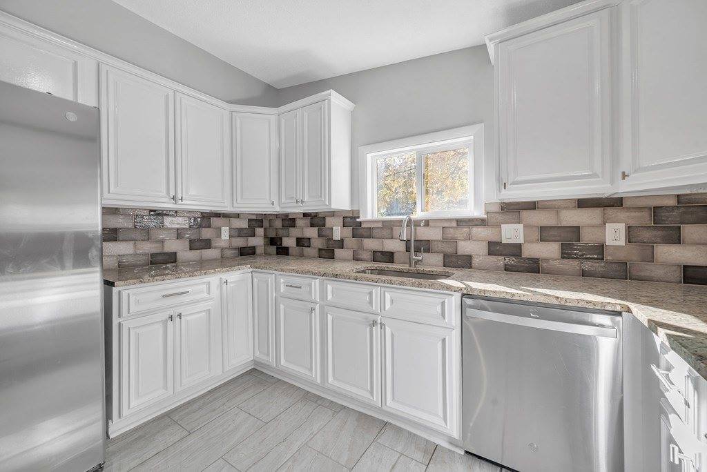 305 Denver St, Springfield, MA 01109