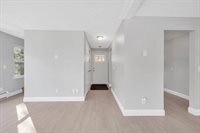 305 Denver St, Springfield, MA 01109