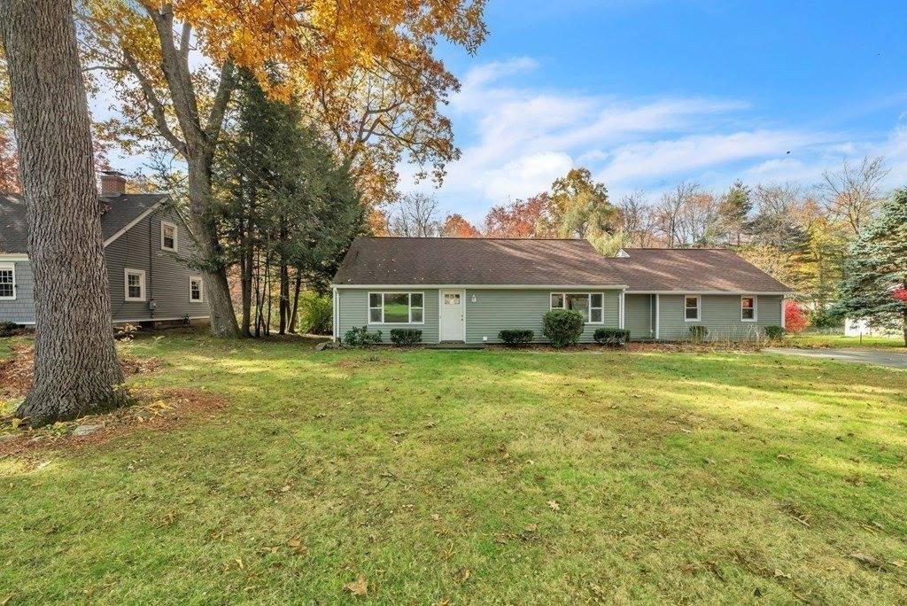 5 Edgewood Rd, Wilbraham, MA 01095
