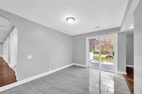 5 Edgewood Rd, Wilbraham, MA 01095