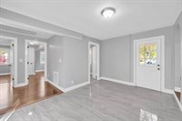 5 Edgewood Rd, Wilbraham, MA 01095