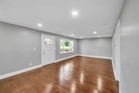 5 Edgewood Rd, Wilbraham, MA 01095