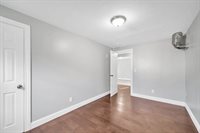 5 Edgewood Rd, Wilbraham, MA 01095